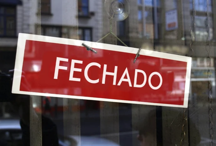 Imagem relacionada a: Fechamento de farmácias supera aberturas por dois anos