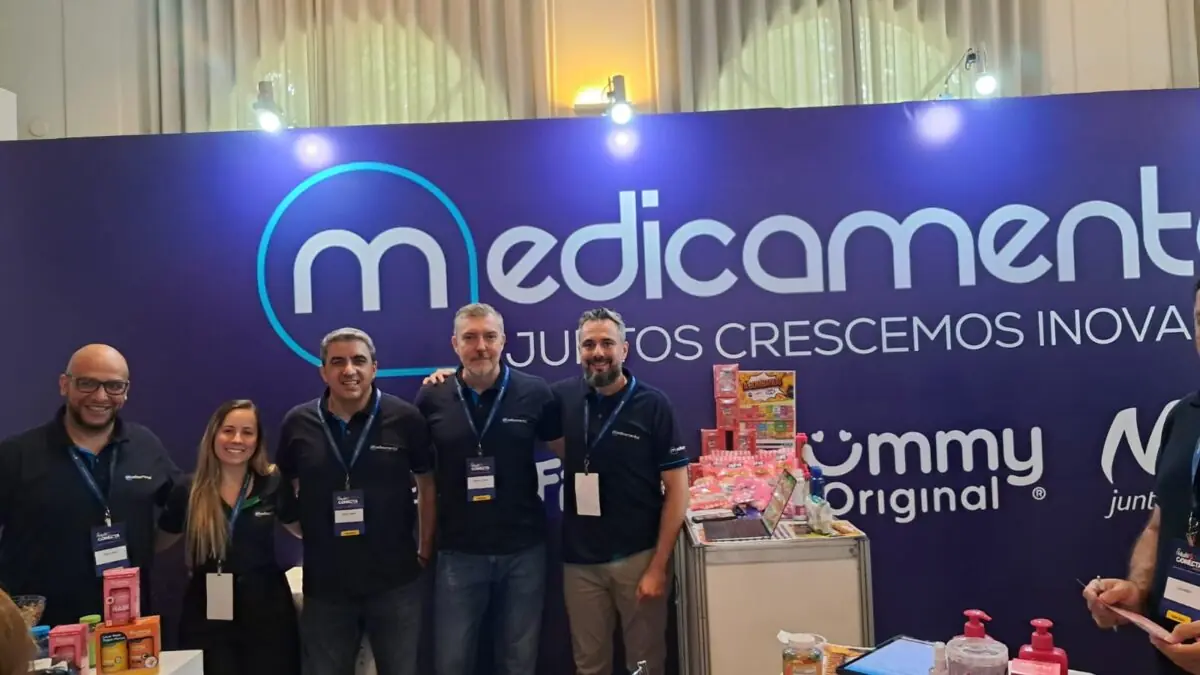 MEDICAMENTAL Da esquerda para a direita_ Danilo Costa, analista de marketing, Letícia Dias, analista de marketing, Emerson Visnadi, diretor e Eduardo Martins, gerente de marketing