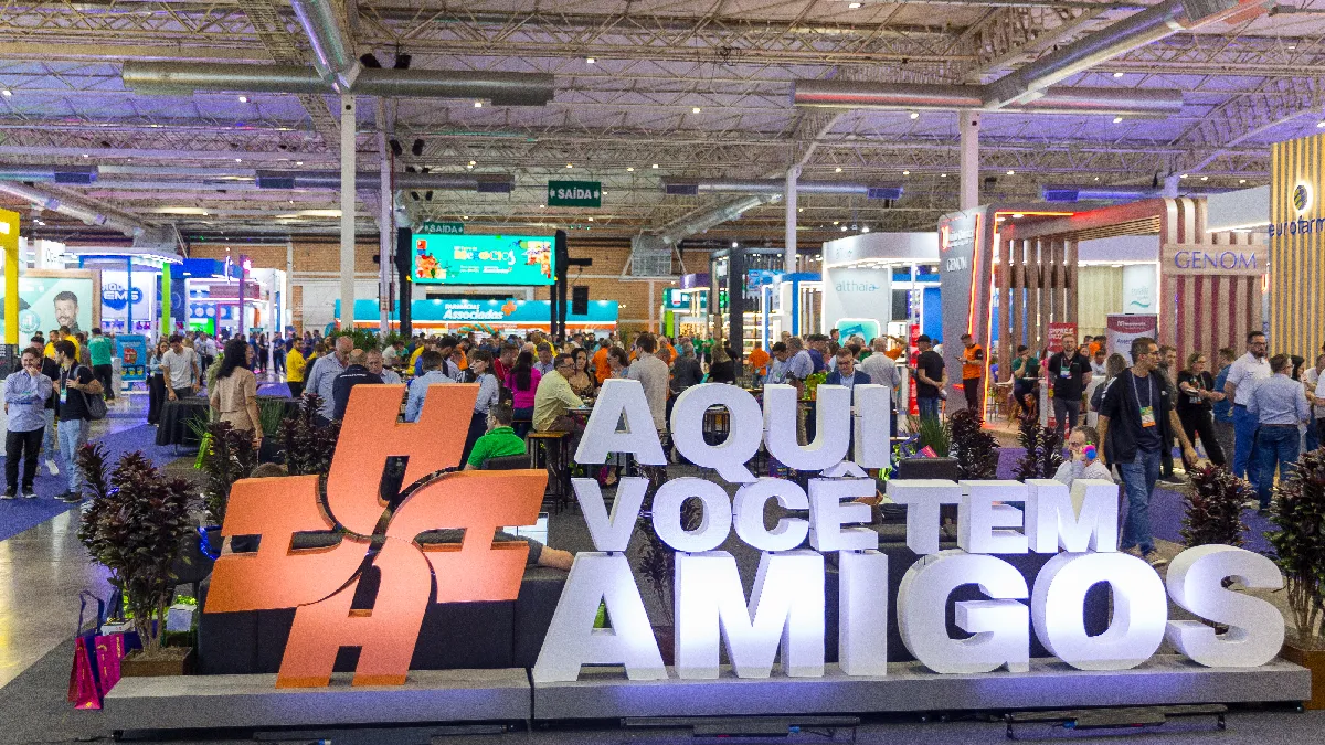 127 milhoes em feira de negocios da farmacias associadas