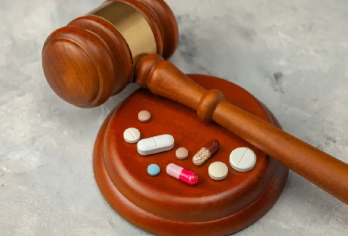 Material orienta juízes e servidores sobre critérios judiciais para fornecimento de medicamentos pelo SUS