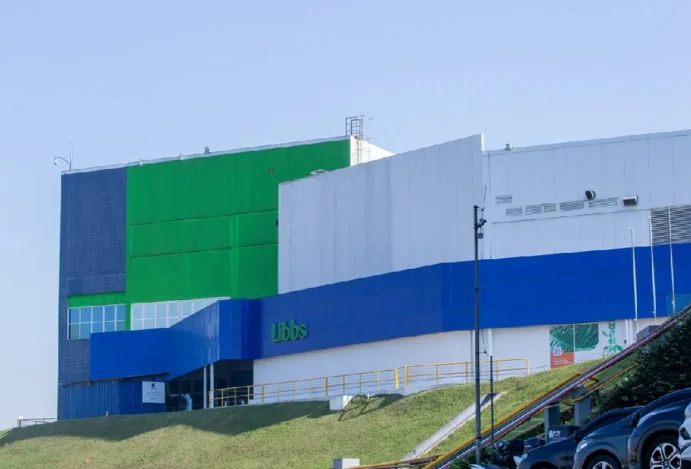 Com 90 vagas disponíveis, Libbs oferece trilha de desenvolvimento, mentoria e aprendizado técnico