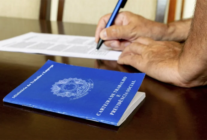 Piso nacional dos farmacêuticos pode avançar este mês