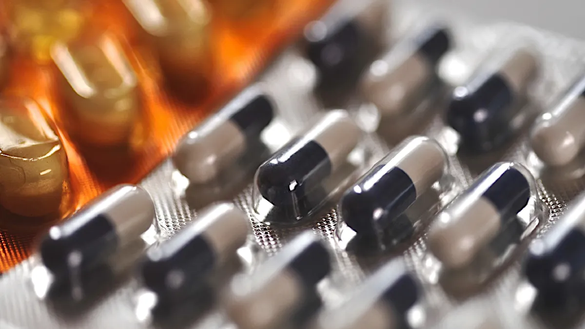 Anahp e Interfarma reuniram 110 espectadores para webinar sobre falsificação de medicamentos