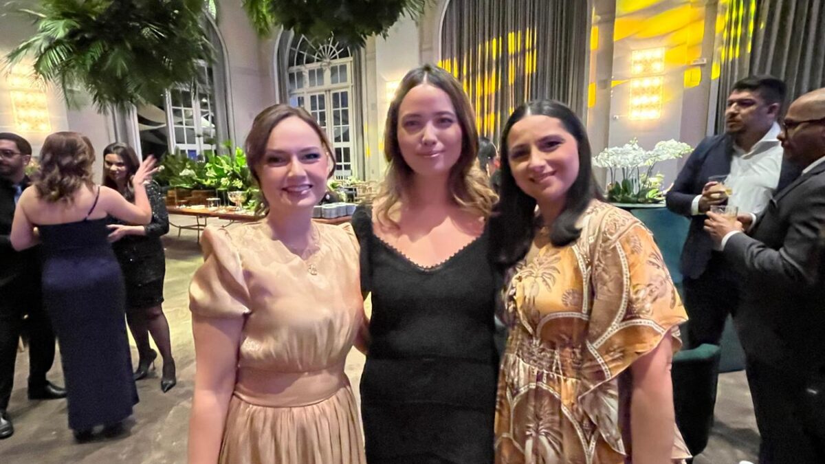 Ana Carolina Augusto, Camila Hirata e Carla Caldi – primeiro escalão da Vale Verde presente no evento