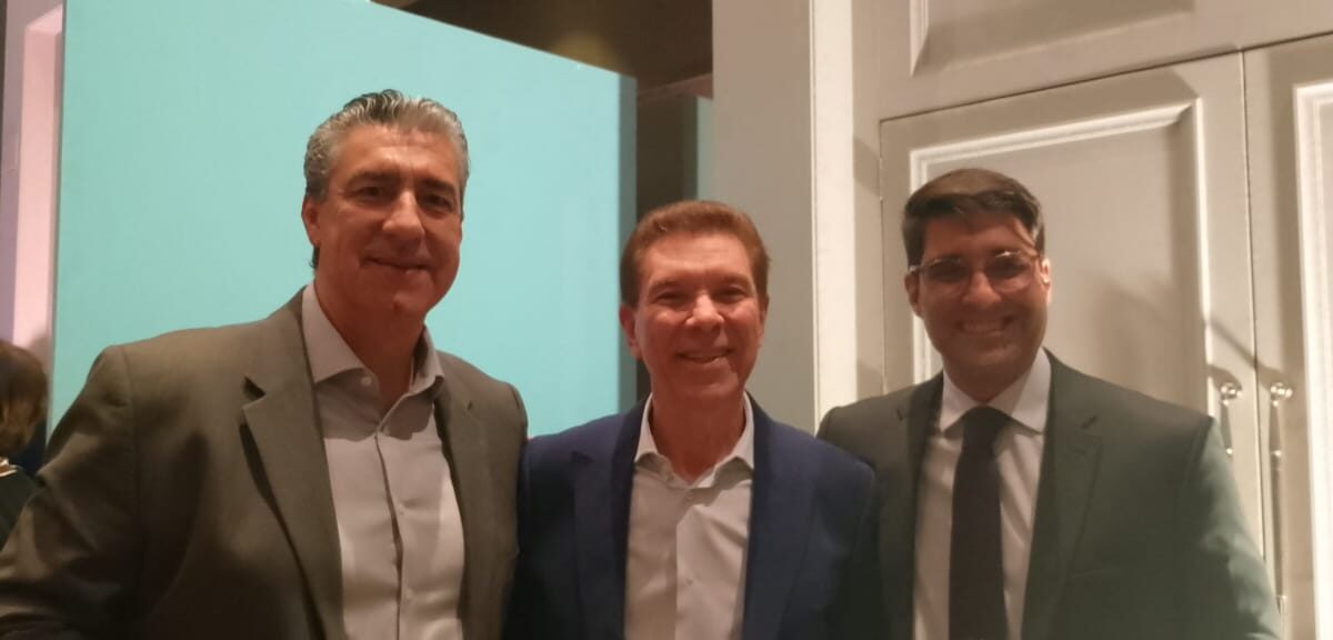 Marcelo cansado (Drogal), Osmar Fernandes (Moderna) e Leandro celebram os 20 anos da empresa