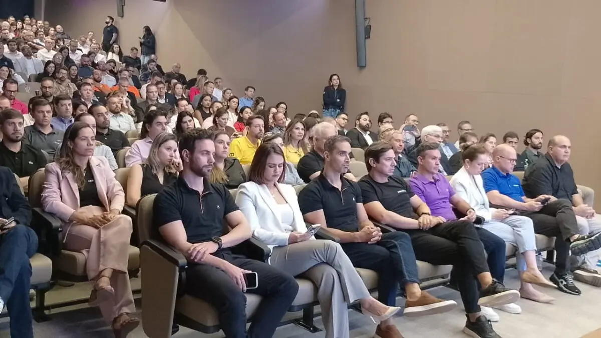 Auditório tem capacidade para 300 pessoas