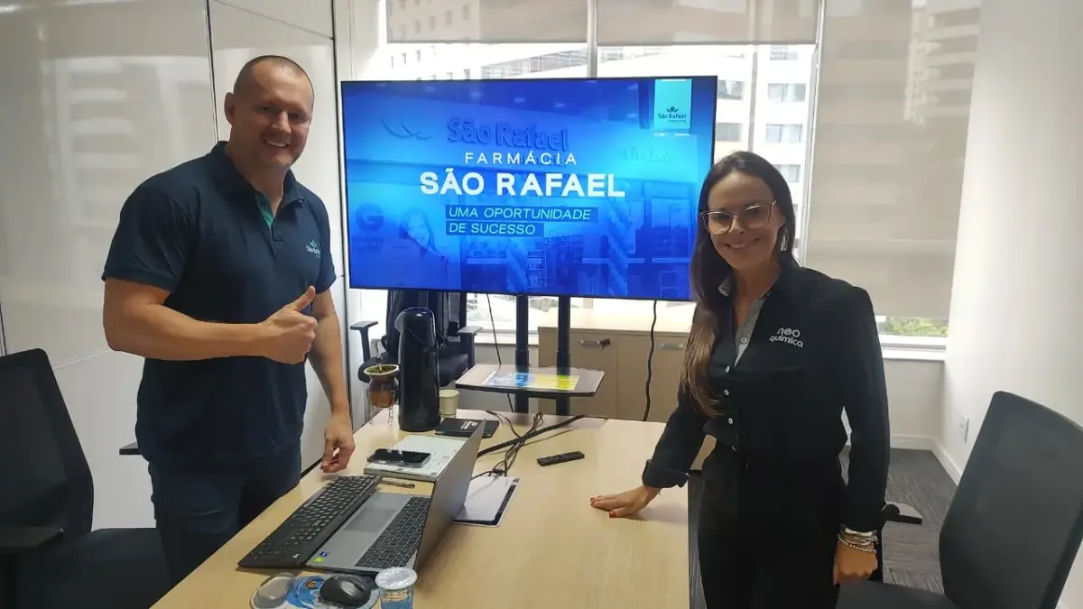 Emerson Angonese representou as Farmácias São Rafael em encontro com a Neo Química