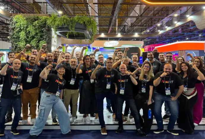 Procfit transforma estande em hub de inovação aplicada, unindo a potência da IA ao ecossistema de soluções para maximizar a eficiência das farmácias