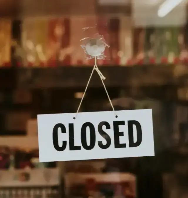 Fechamento de farmácias dispara