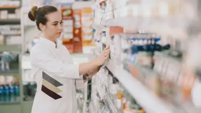 tj mg contra lei que restringia farmacia aos domingos