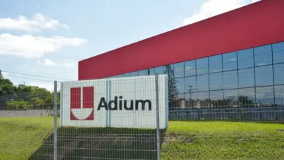 operacao no brasil adium
