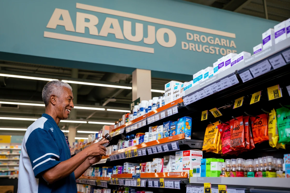 Canetas emagrecedoras impulsionam alta histórica na venda de suplementos na Drogaria Araujo