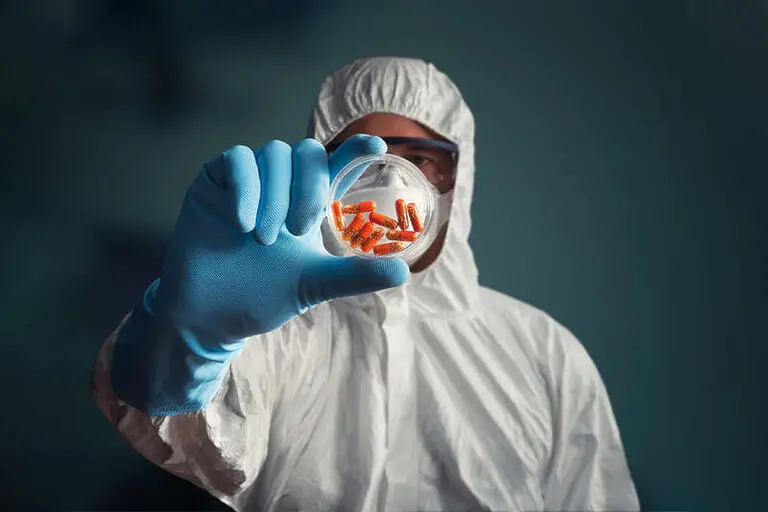 FRACASSOS DA INDÚSTRIA FARMACÊUTICA Indústria farmacêutica, testes clínicos