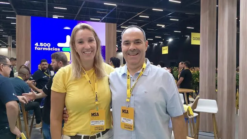 Sandra Mara de Castro Drogaria Araujo e Ricardo Cancado Drogal – bate papo entre redes I Foto Ana Claudia Nagao