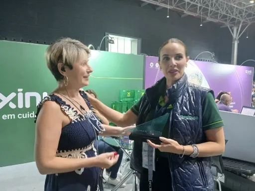 A coordenadora da Farma Trend Paula Aciron e a representante da Maxinutri em Minas Gerais Renata Rezende