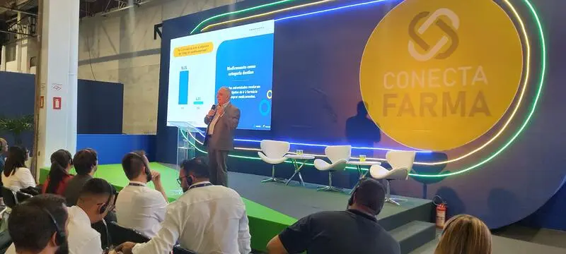Consultor da Febrafar Valdomiro Rodrigues apresentou dados de pesquisa sobre comportamento do consumidor na farmacia