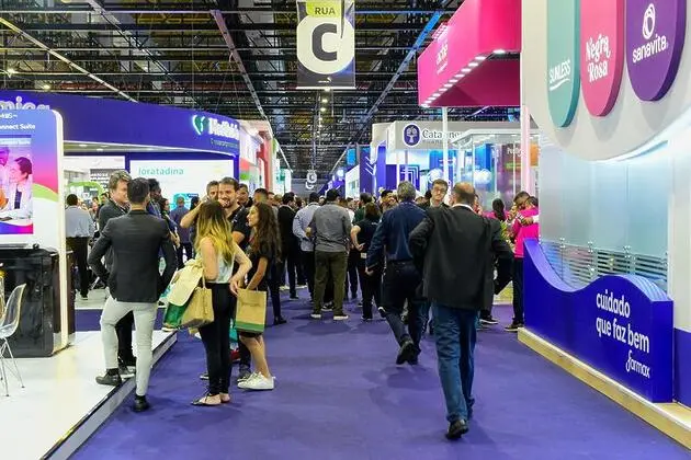 Corredores estavam disputados na area que reuniu 170 expositores