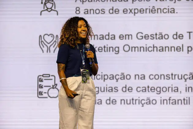 Gerente de trade marketing da Febrafar Sara Amaral destacou encantamento do consumidor como prioridade