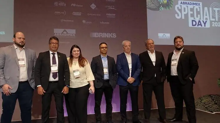 Paulo Maia recepciona os palestrantes do ABRADIMEX Specialty Day 1